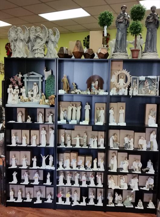 Daffodilly's Flowers & Gifts Florists Batesville, IN